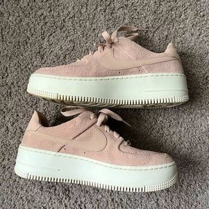NIKE AIR FORCE 1 SAGE LOW… BARELY WORN!!